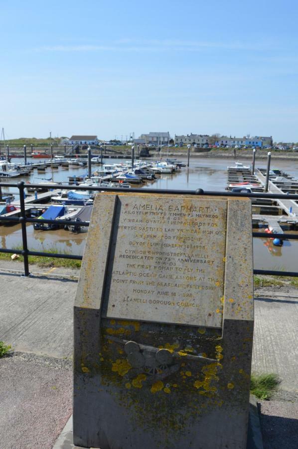 Caulfields Hotel Burry Port Exterior foto