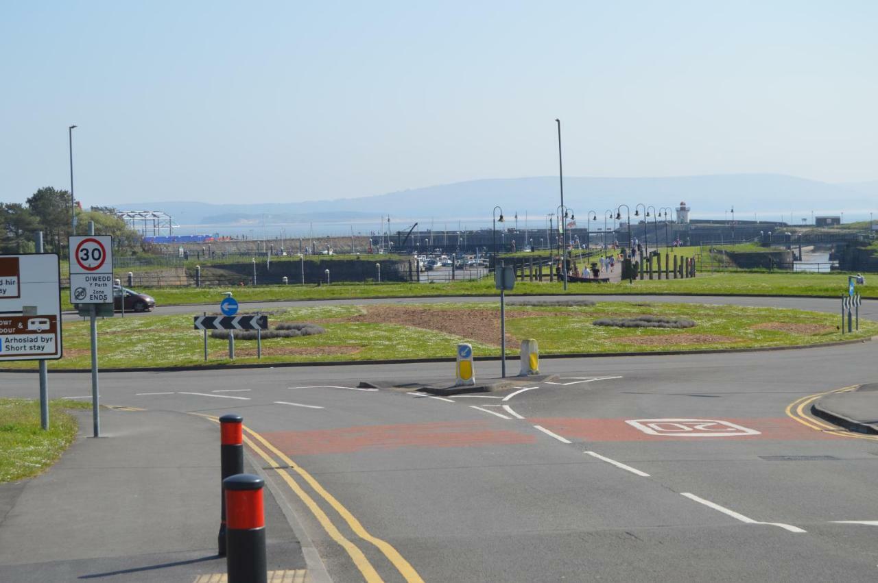 Caulfields Hotel Burry Port Exterior foto